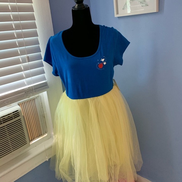 NWT Snow White dress from torrid size 1 - Picture 10 of 11